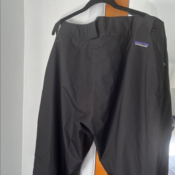 Patagonia Black Insulated Snow Pants Ski pants - Picture 3 of 7
